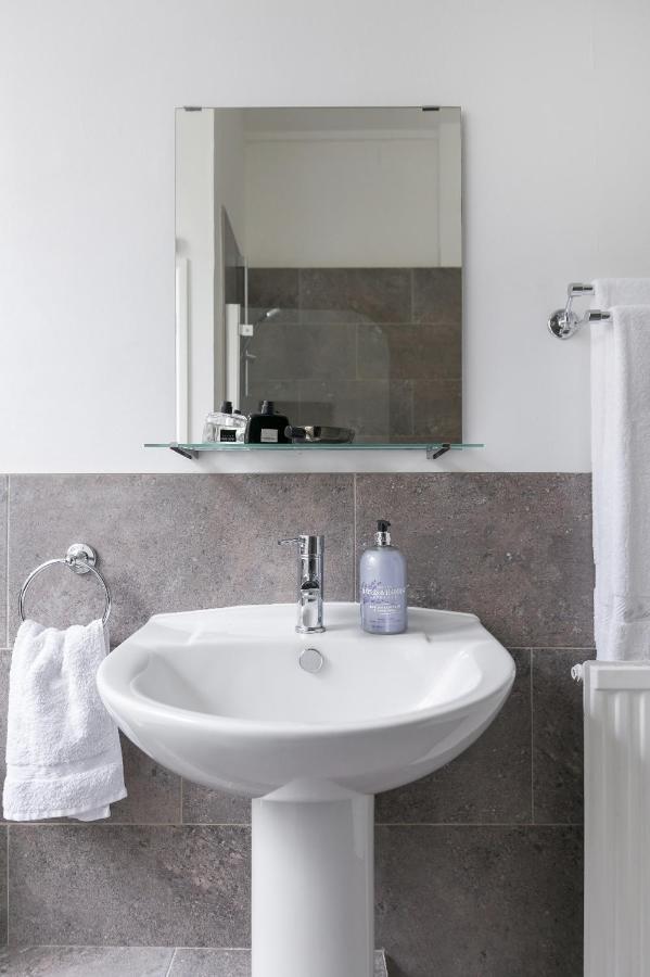 Chic 1 Bedroom Apartment In Bloomsbury, Sleeps 4 Londres Exterior foto